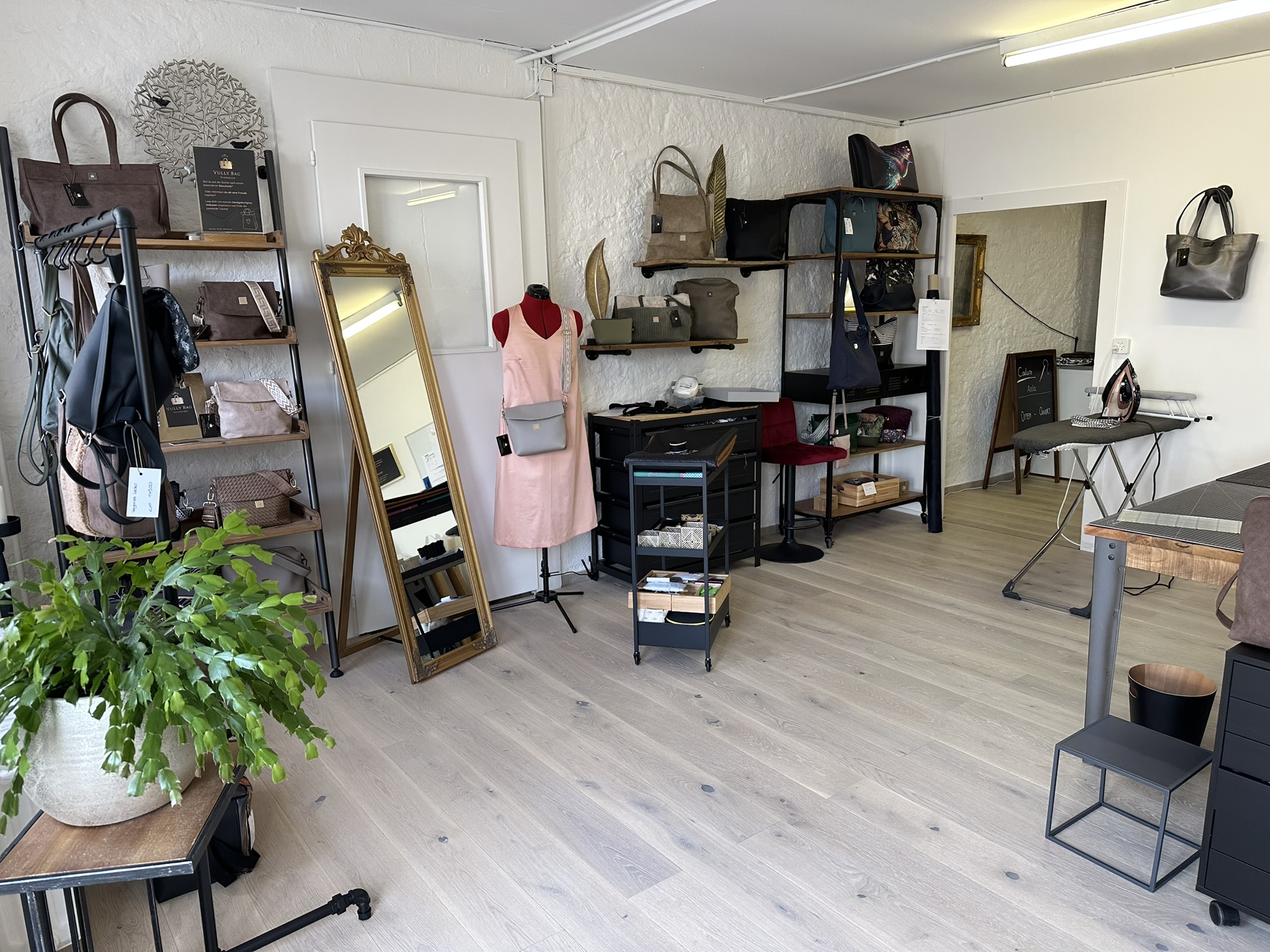 Besuchen Sie mein Atelier. Rendez-moi visite dans mon atelier.